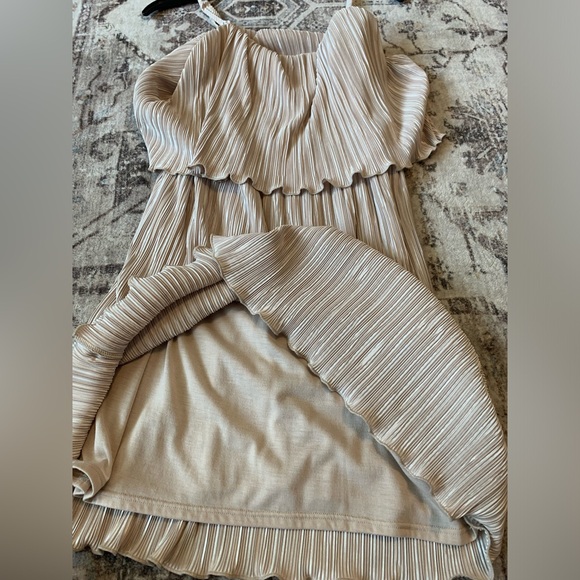 Forever 21 spaghetti, strap,￼ midi gold dress size medium - Picture 6 of 6